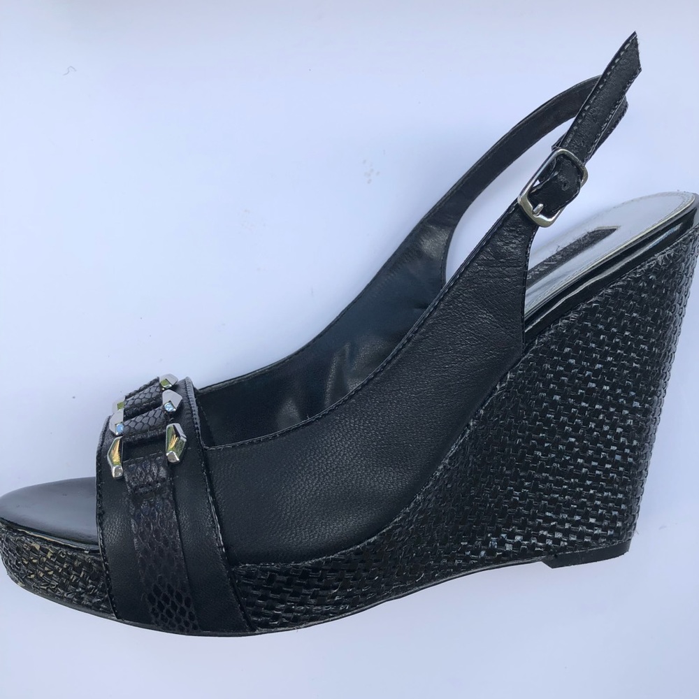 SOLD 👠 White House Black Market Venice Slingback Wedge